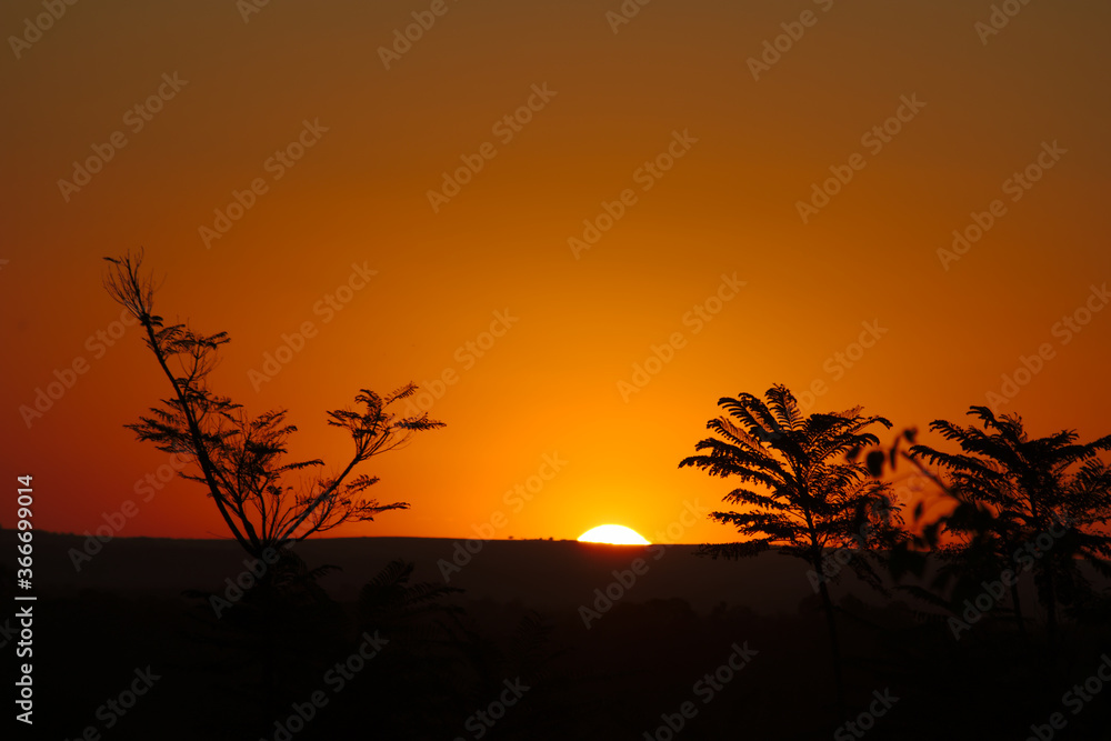 Obraz premium Brazilian Sunset Very beautiful, the sunsets in brazilian savannah has many colors.
