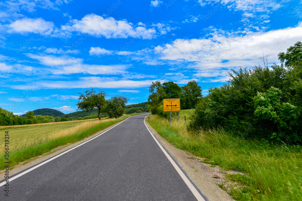 Landstrasse in Schlüchtern im Main-Kinzig-Kreis / Hessen