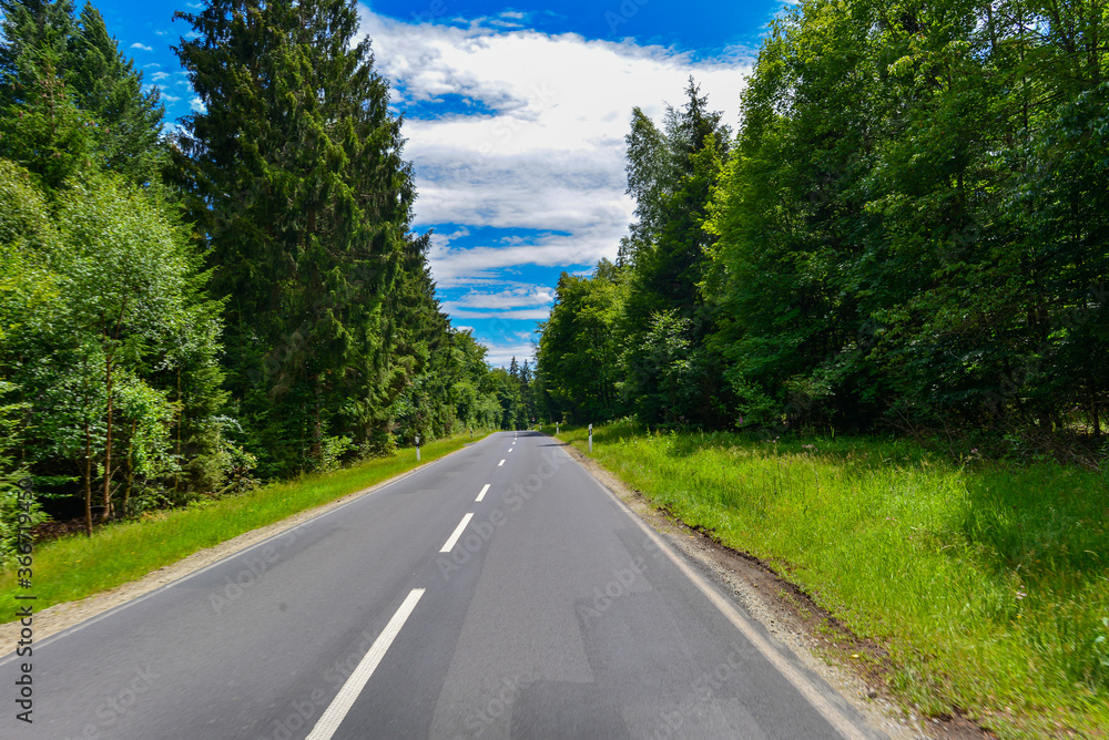 Landstrasse in Schlüchtern im Main-Kinzig-Kreis / Hessen