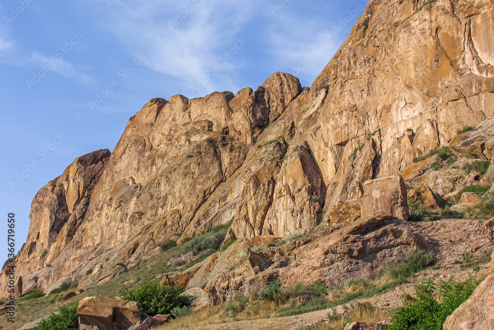 Fototapeta premium Allphotokz Tamgaly Tas 20050515 1454 Canon PSPro1 S