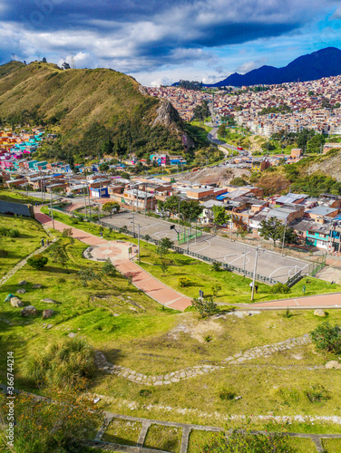 Fotografía de calle, parque Cultivos situado en el barrio Diana Turbay al sur oriente de la ciudad de Bogotá en el país de Colombia photo