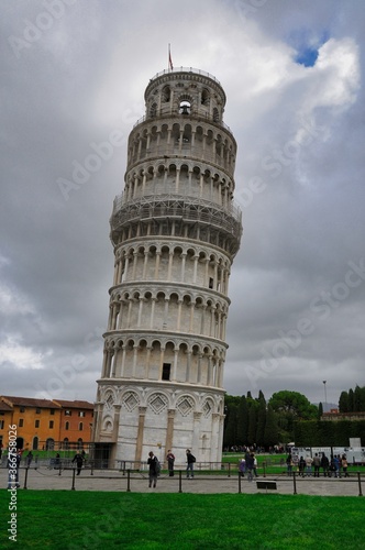 leaning tower of pisa italy