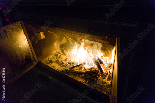 薪が燃える暖炉