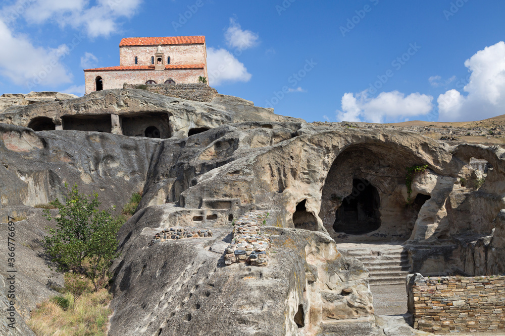 Φωτογραφία Remains of the cave city of Uplistsikhe in  Georgia