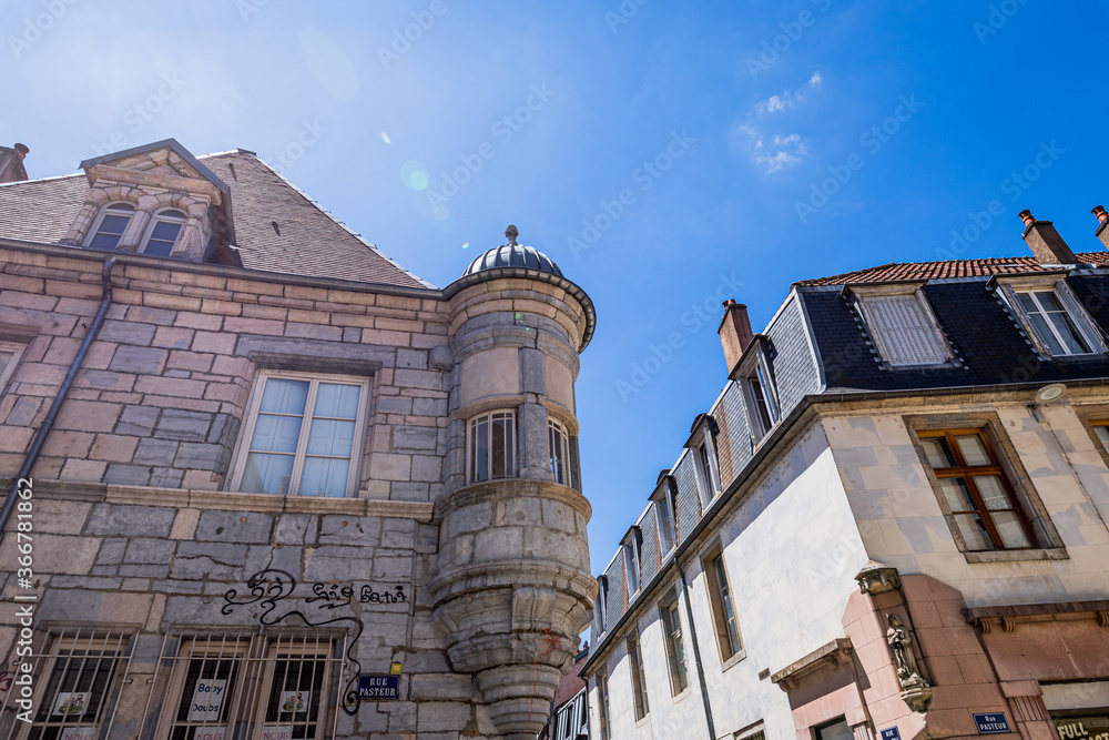 Fototapeta premium Dans les rues de Besançon