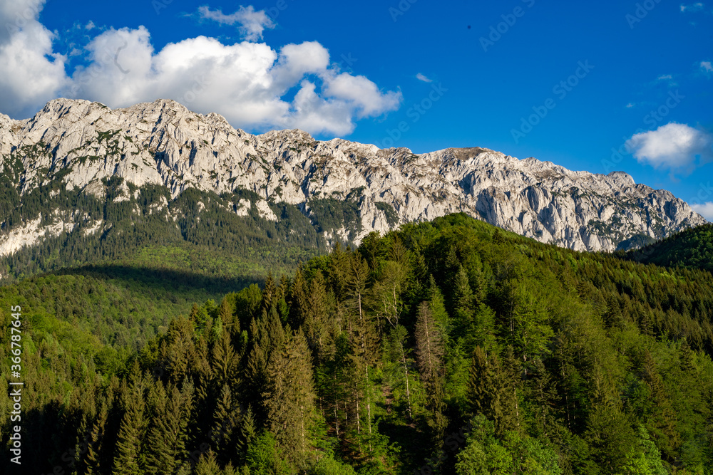 Obraz premium Mountain landscape with blue sky