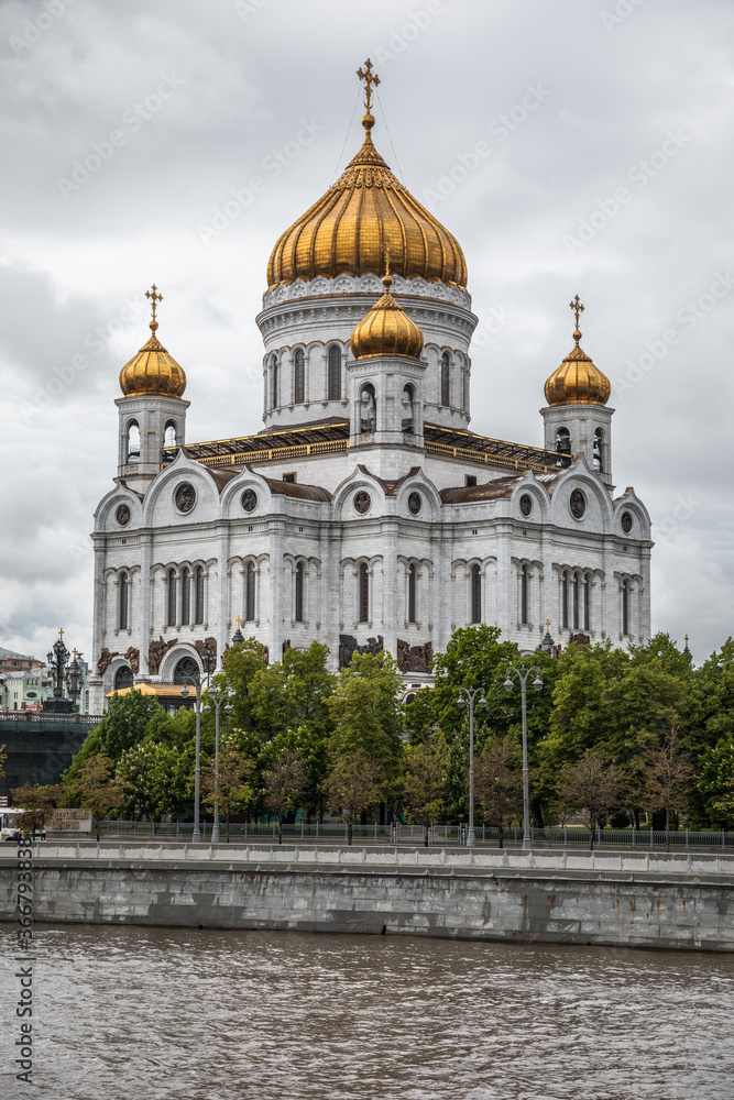 cathedral of christ the savior in moscow