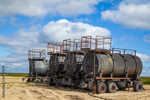 Overhaul of gas wells, Tanks for the preparation of chemicals during the repair of gas wells