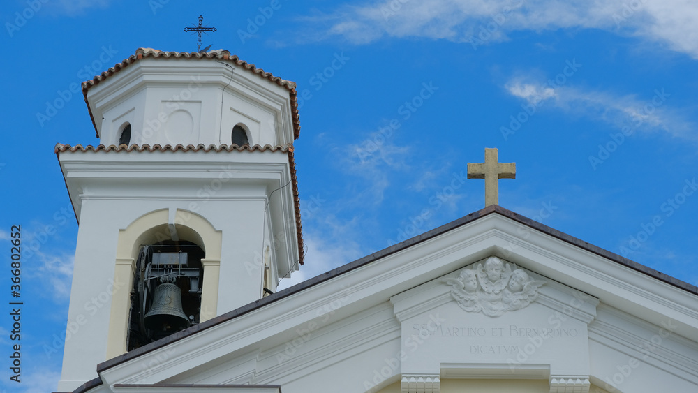 Chiesa di San Martino di Tours a Porza, in Canton Ticino. foto de Stock