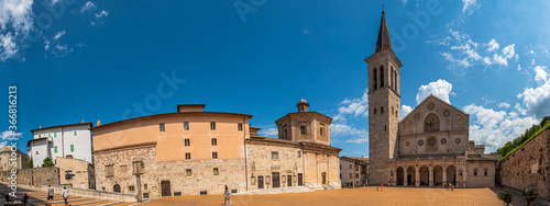 Canvas Print Spoleto, splendida cittadina umbra, patria del Festival dei Due Mondi, manifesta
