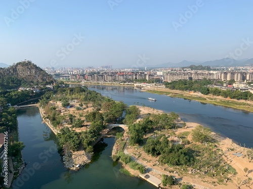 Paysage urbain et fleuve à Guilin, Chine 