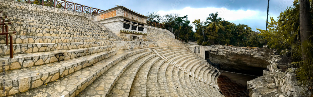 Teatro antiguo de Mexico en Xcaret