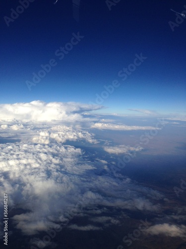 Vista Area del Cielo Azul Nubes blancas