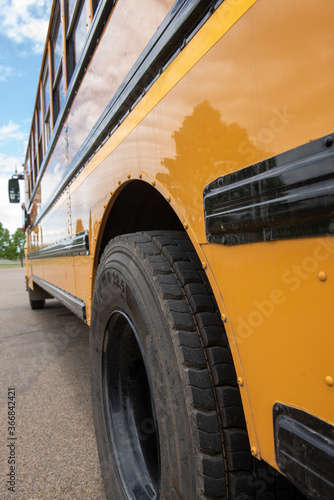 yellow school bus
