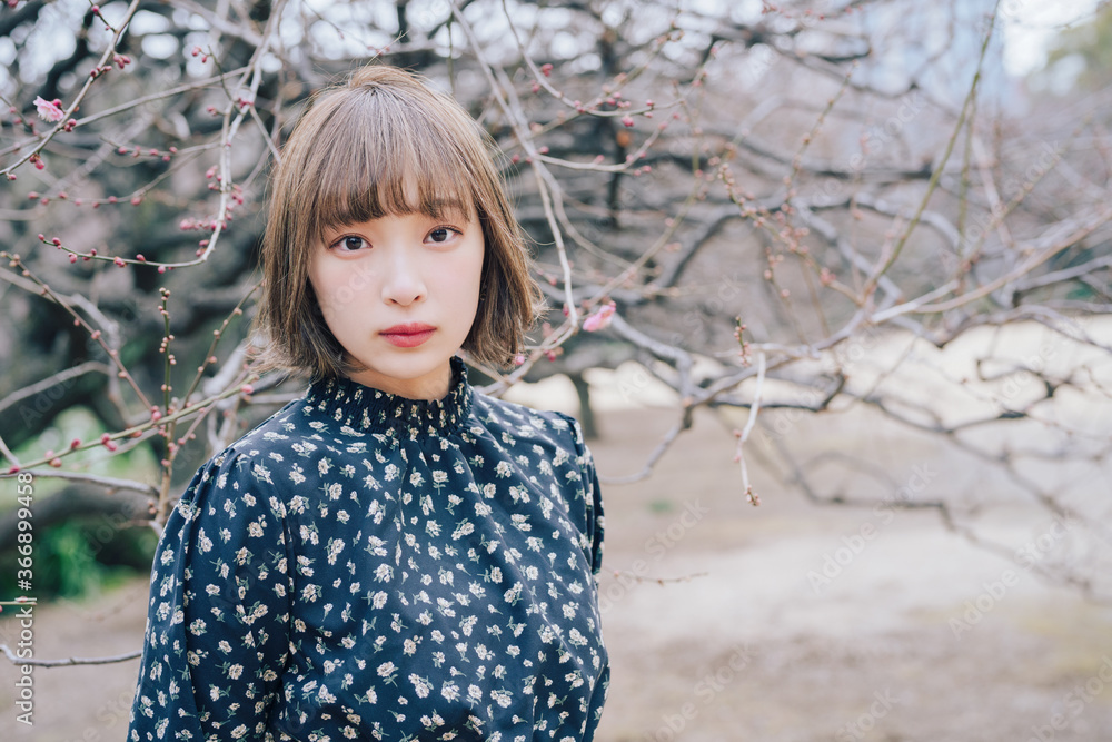 春 夏 公園 ボブ ヘア 女性 ポートレート 桜