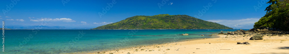 Panorama de l'île de Nosy Komba, Madagascar Panorama de l'île de Nosy Komba, Madagascar