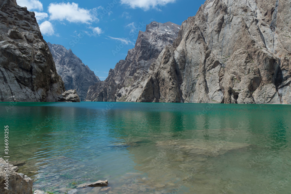 Köl-Suu lake, High Altitude Lake, Kurumduk valley, Naryn province, Kyrgyzstan, Central Asia Köl-Suu lake, High Altitude Lake, Kurumduk valley, Naryn province, Kyrgyzstan, Central Asia