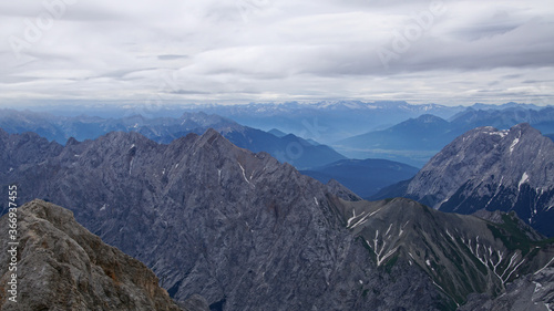 Zugspitzpanorama: Blick in die Berge