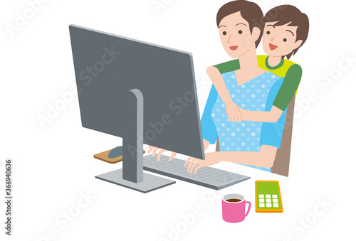テレワーク、パソコンを操作する女性と子供