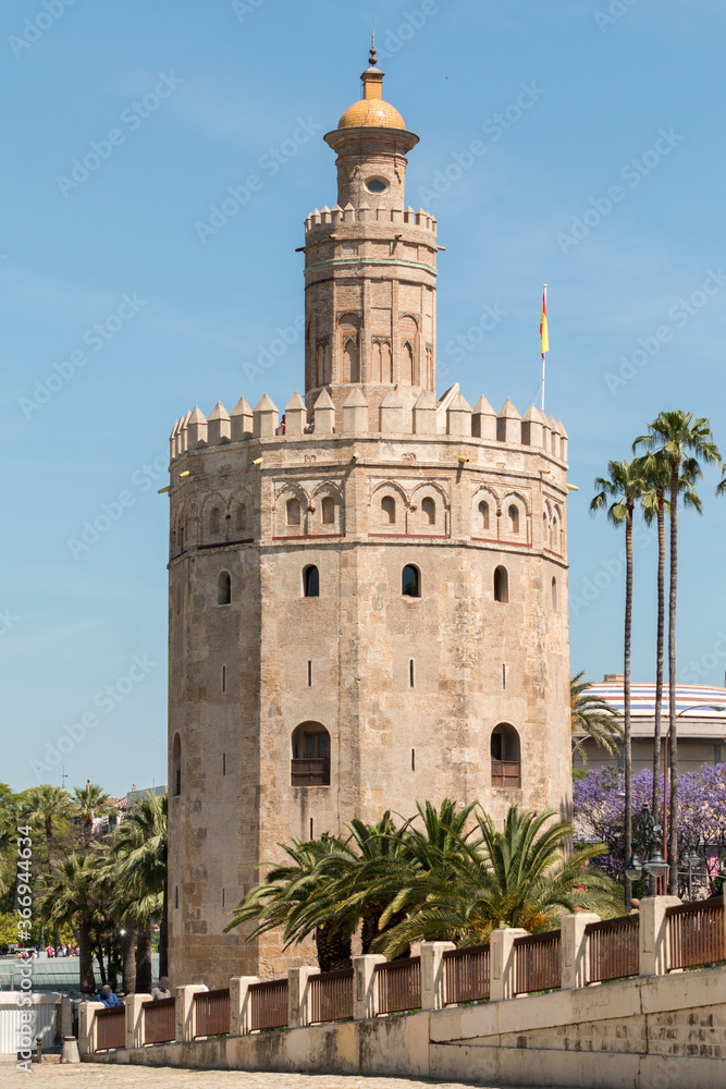 Torre del Oro (Tour d'or) au bord de la rivière Guadalquivir, Séville, Espagne