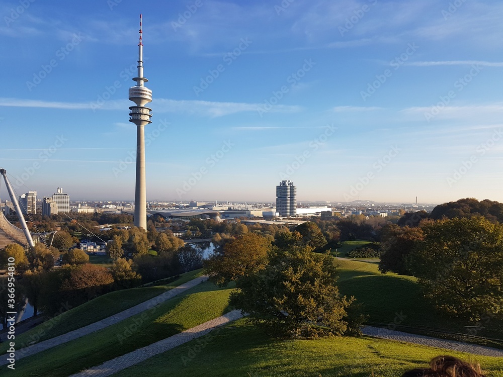 Obraz premium Totelevisionwer, city, skyline, architecture, building, sky, landmark