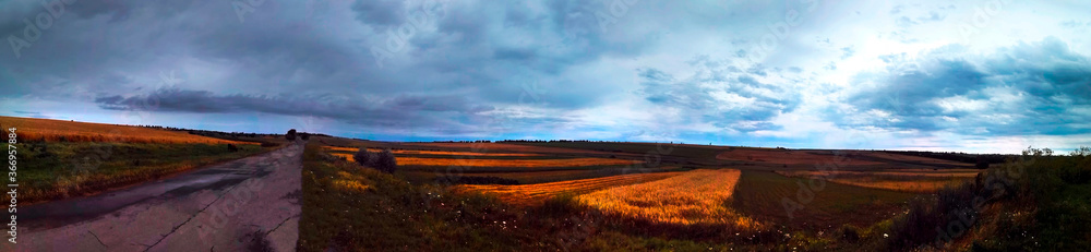 Obraz premium fields and skies