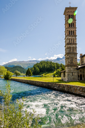 St. Moritz, Kirche, Sankt Karl Borromäus, Inn, Fluss, St. Moritzersee, Dorf, See, Seeufer, Uferweg, Alpen, Oberengadin, Graubünden, Sommer, Sommertourismus, Schweiz photo