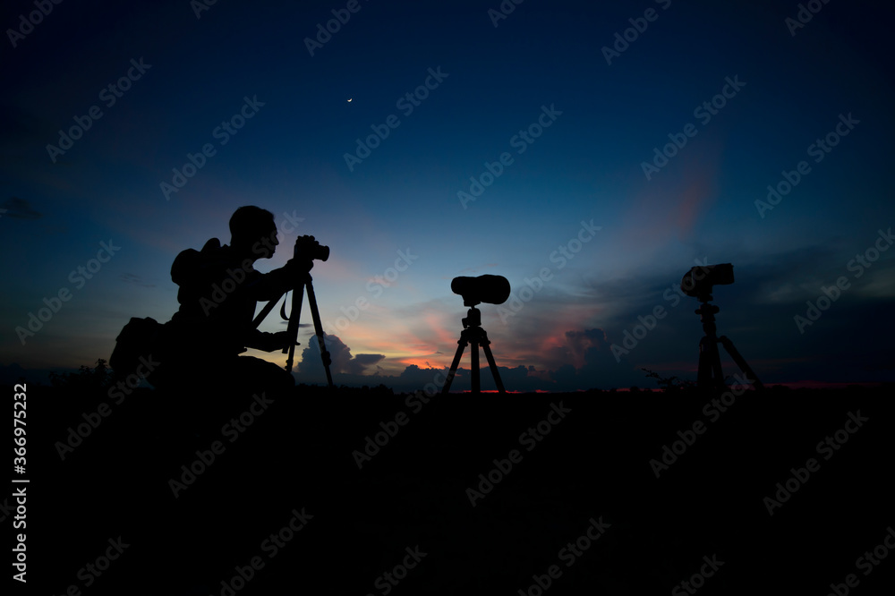 The photographer is taking pictures of the stars The photographer is taking pictures of the stars