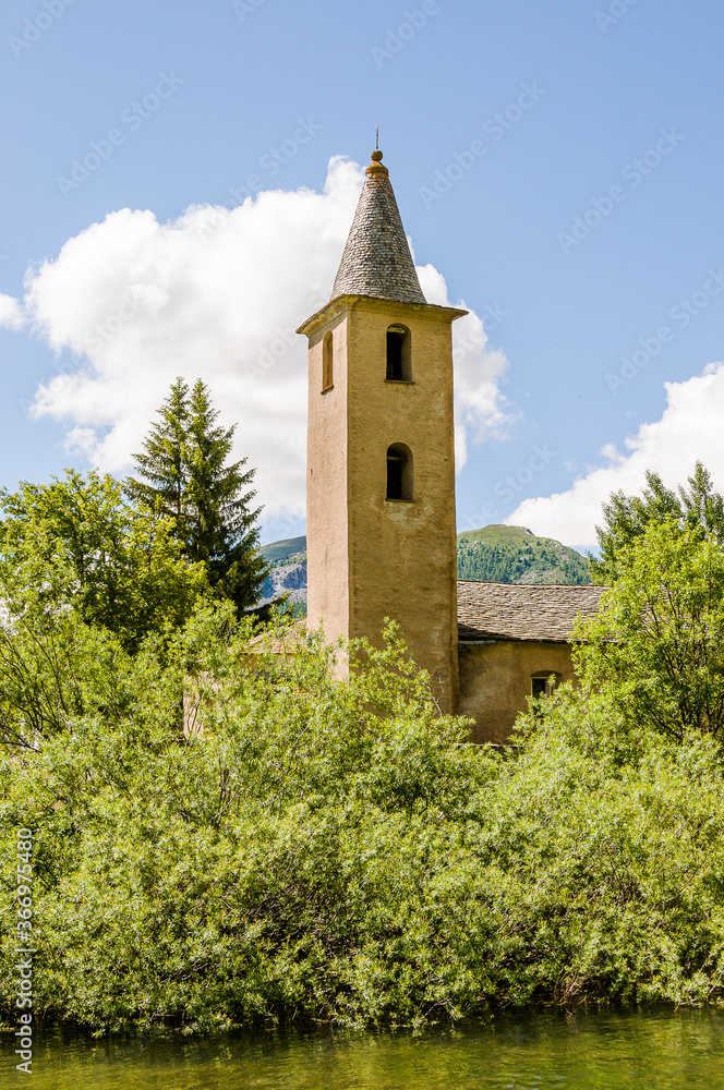 Sils, Segl, Baselgia, St. Lorenz, Kirche, Pfarrkirche, Inn, Fluss, Oberengadin, Piz da la Margna, Engadin, Seenplatte, Alpen, Wanderweg, Graubünden, Sommer, Schweiz