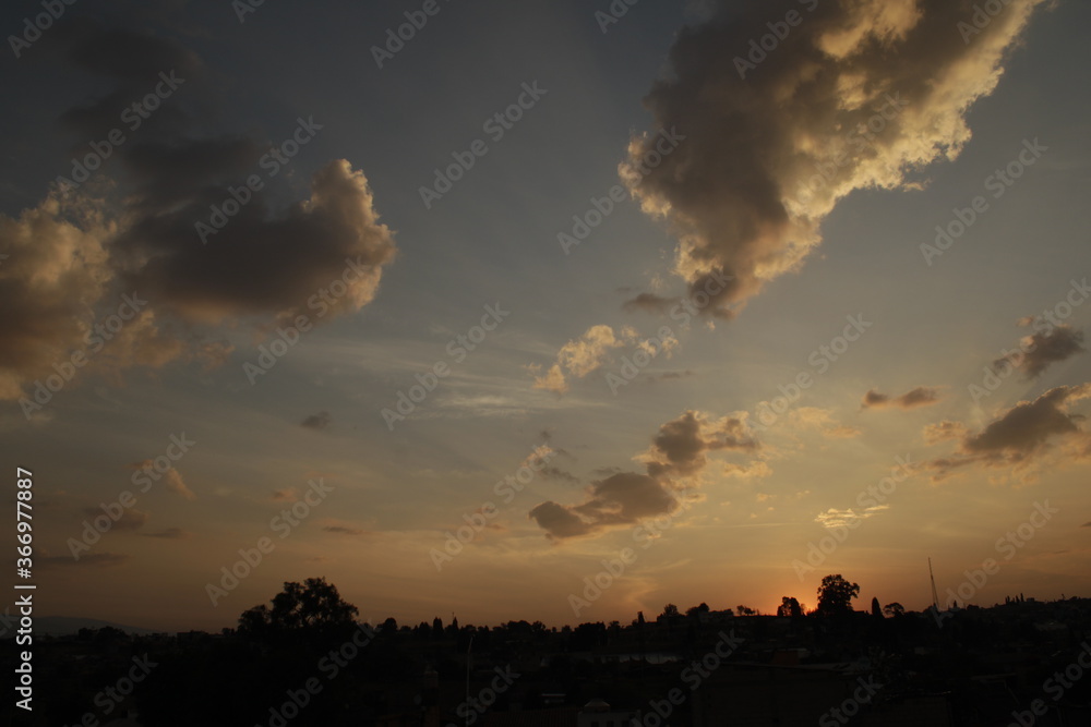 Fototapeta premium Atardeceres con nubes