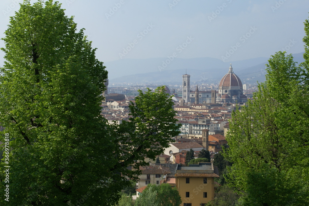 Fototapeta premium Florence, Italy: aerial view of the cathedral in the city centre