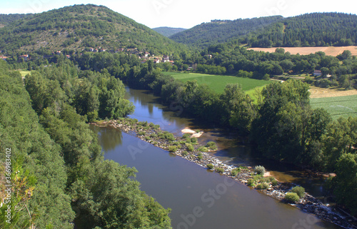 paysage du lot , rivière la Dordogne en france
