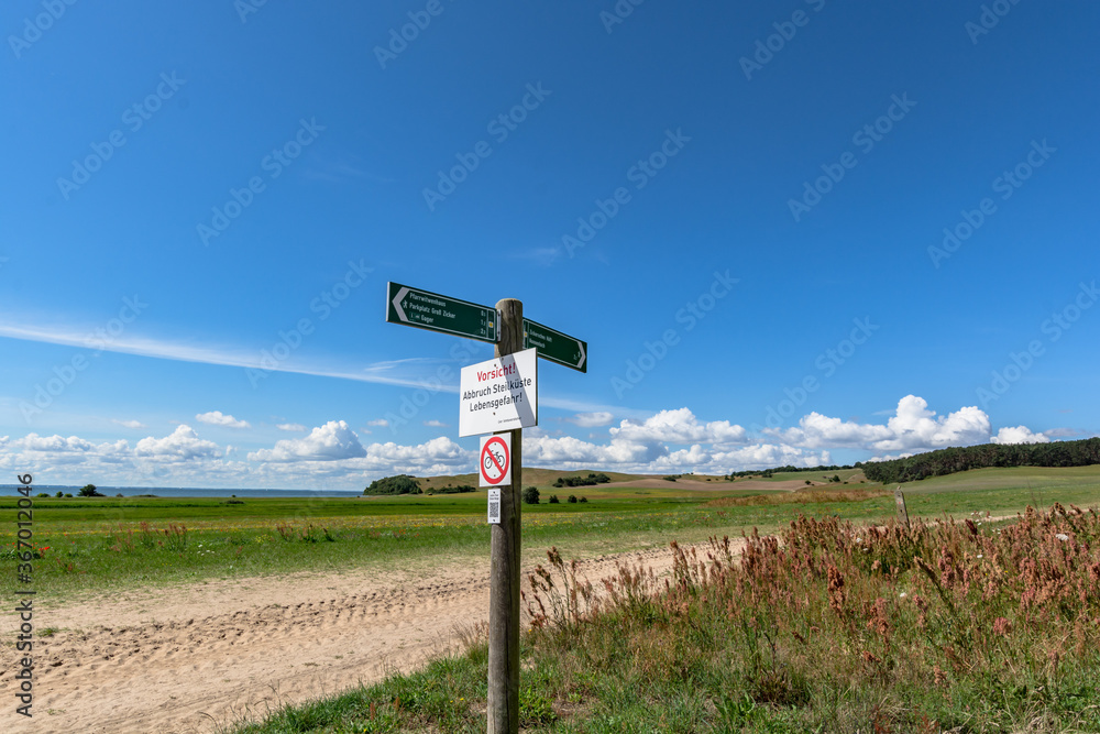 Wegweiser am Groß Zicker, Insel Rügen Wegweiser am Groß Zicker, Insel Rügen