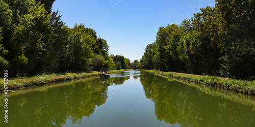 Fotografie fluvial stroll on the loing