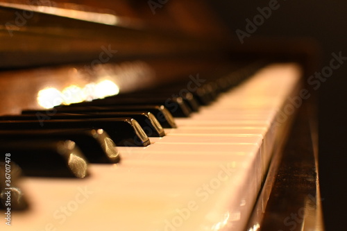 piano keyboard