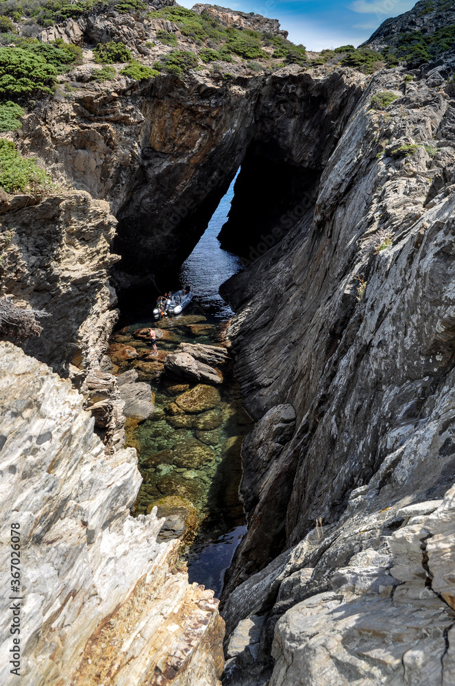 Paisaje abrupto del Cap de Creus, Parque Natural del norte de la Costa Brava, Cadaqués , Cataluña, España