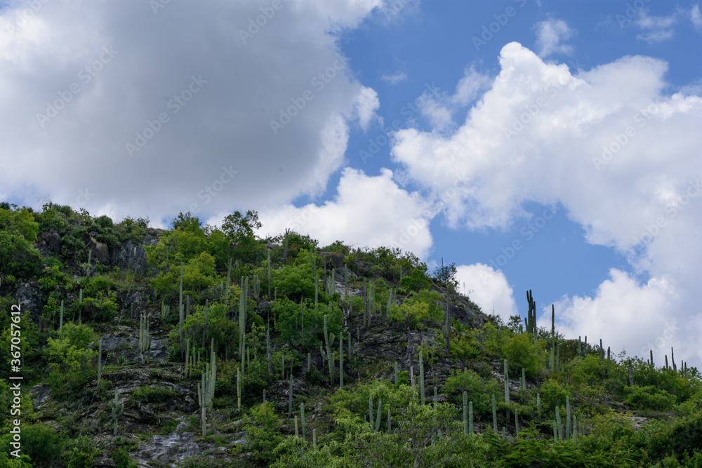 Paisaje de montaña desde Hierve El Agua en Oaxaca.