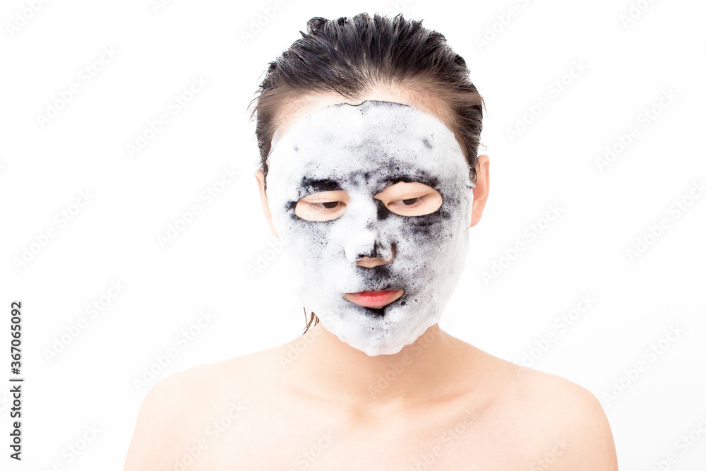 The model wears a bubble mask The model wears a bubble mask