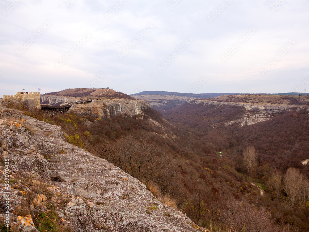 Obraz premium Beautiful landscape with Bridge nearby medieval fortress Ovech in Provadia Bulgaria