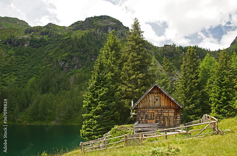 Almhütte am Wirpitschsee im Lungau