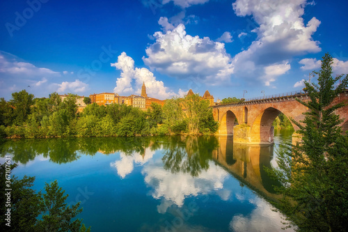 Fototapeta The town of Montauban, Tarn region of France