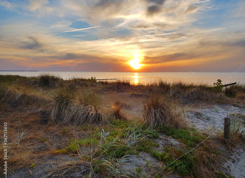 Ostseestrand in der Abendsonne  in Warnemünde