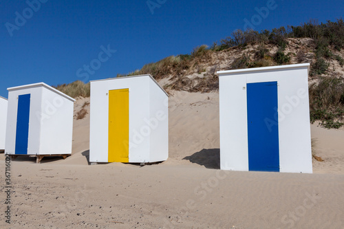 Obraz na płótnie colorful beach huts at Cadzand w salonie