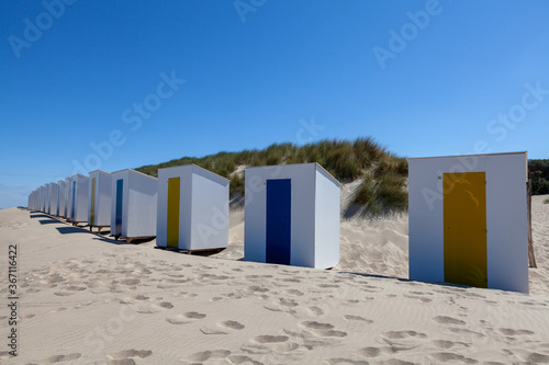 Obraz na płótnie colorful beach huts at Cadzand w salonie