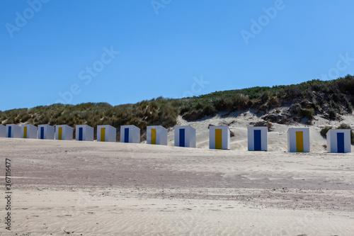 Obraz na płótnie colorful beach huts at Cadzand w salonie