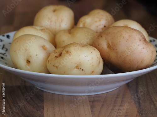 Bowl of raw epicure potatoes