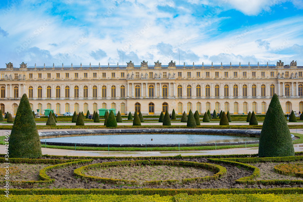 Obraz premium Main entrance of Versailles. Palace Versailles. March 2020.
