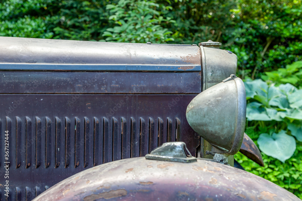 Rusty oldtimer car