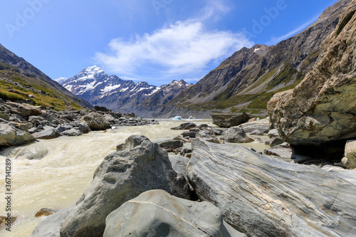 Hooker River draining out of the glacial lake, Hooker Lake with Mt Cook in the background.