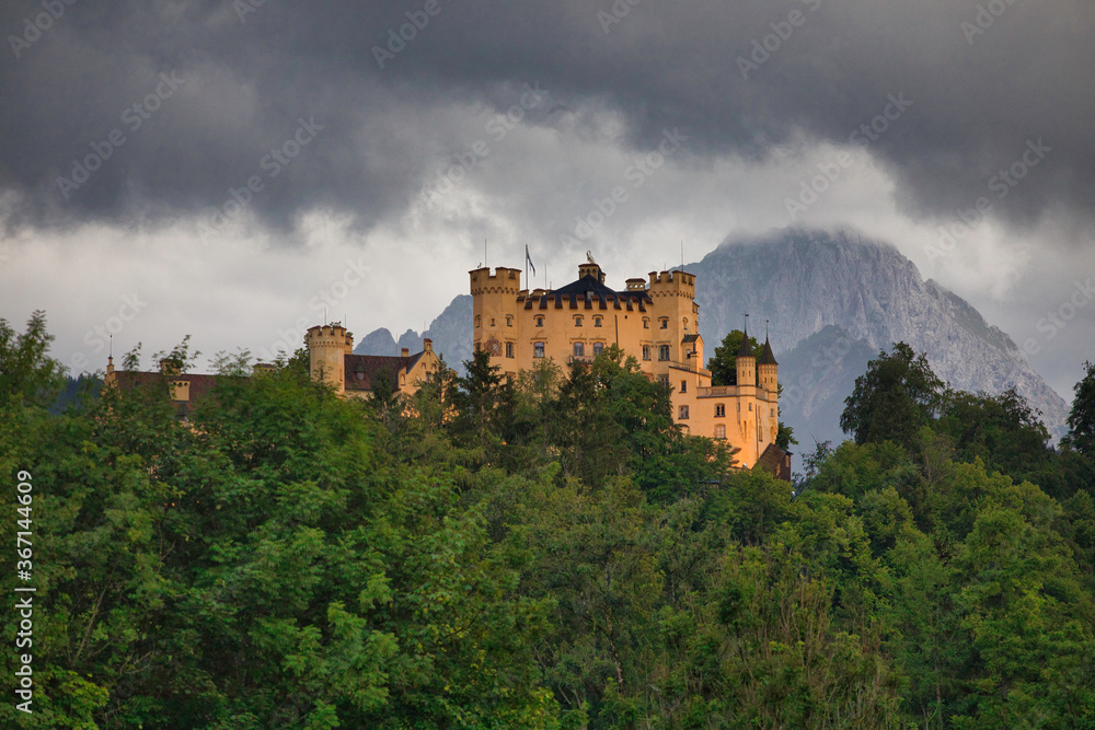 Schloss Hohenschwangau - Burg in Südostenbayerns Allgäu Deutschland